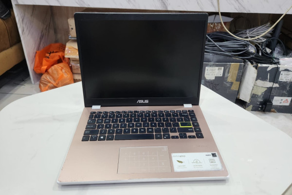 Foto tambahan laptop